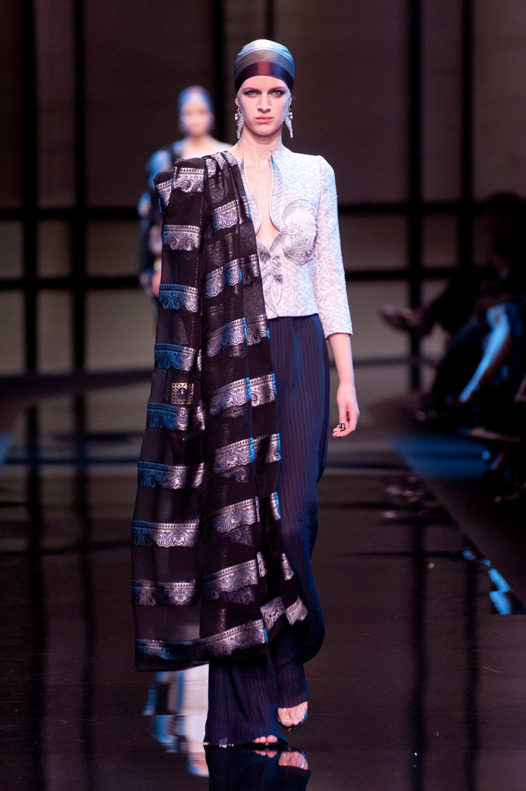 Giorgio-Armani-Priv-Haute-Couture-Spring-2014-02