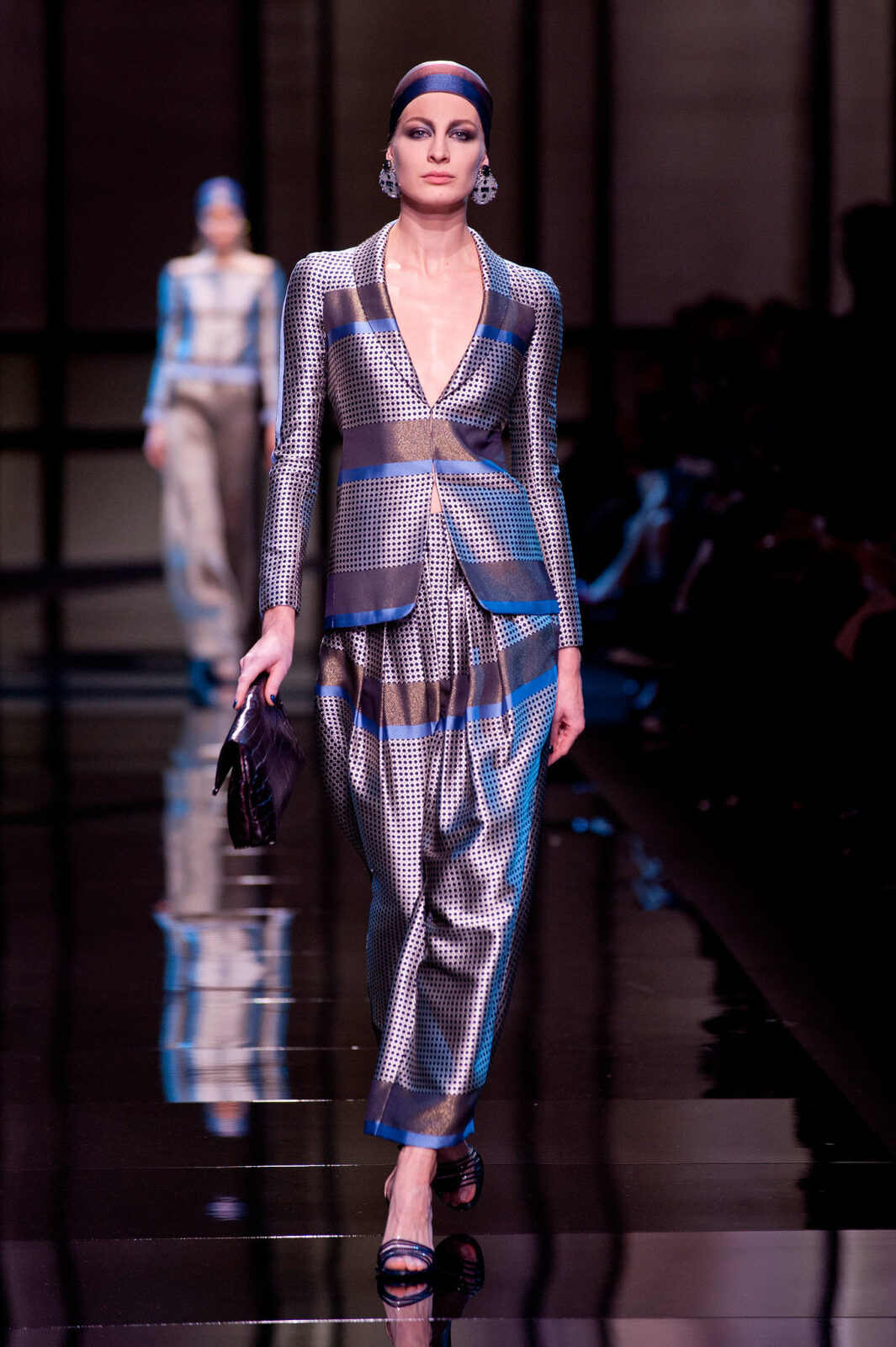 Giorgio-Armani-Priv-Haute-Couture-Spring-2014-11