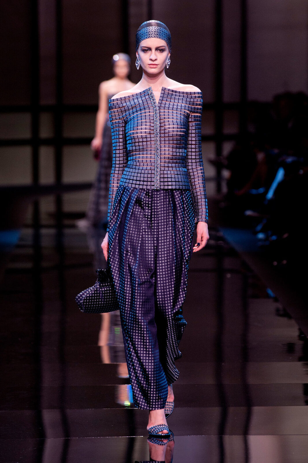Giorgio-Armani-Priv-Haute-Couture-Spring-2014-20