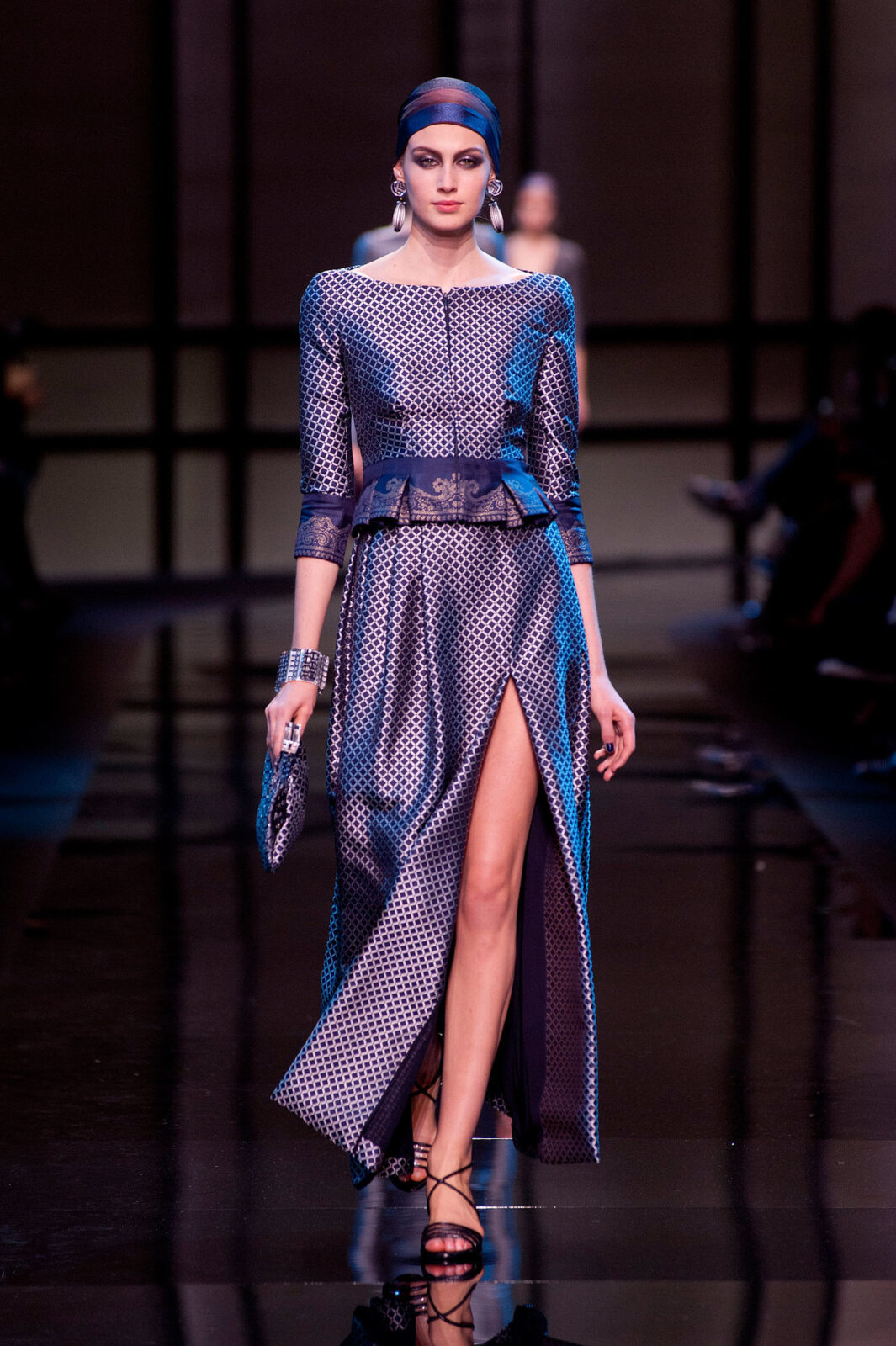 Giorgio-Armani-Priv-Haute-Couture-Spring-2014-07
