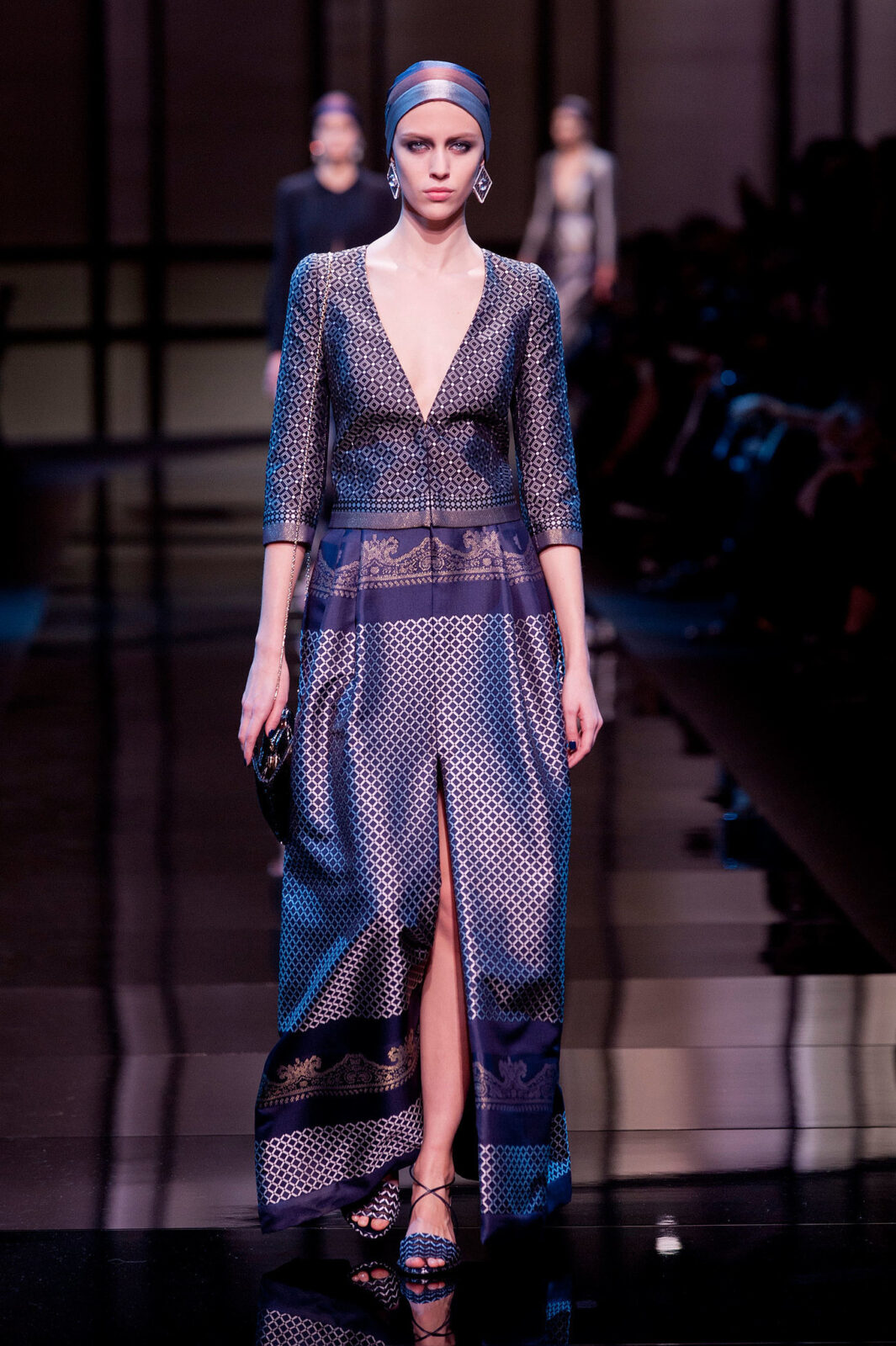 Giorgio-Armani-Priv-Haute-Couture-Spring-2014-09