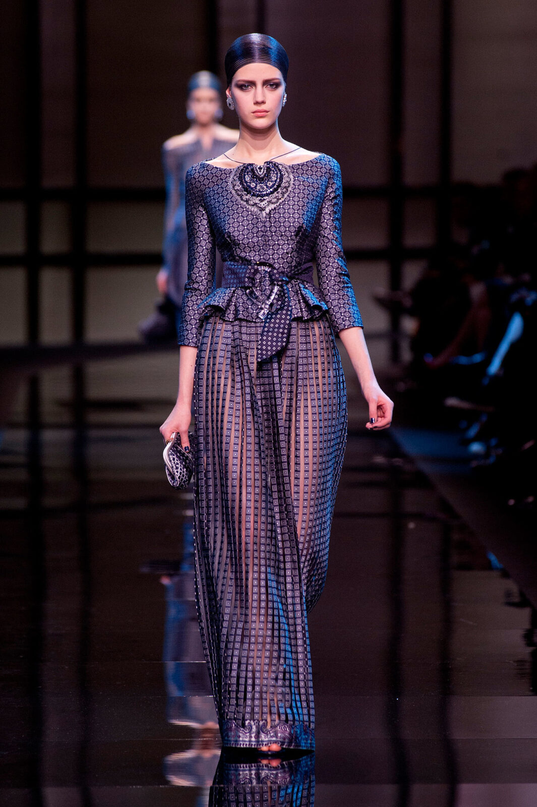 Giorgio-Armani-Priv-Haute-Couture-Spring-2014-19